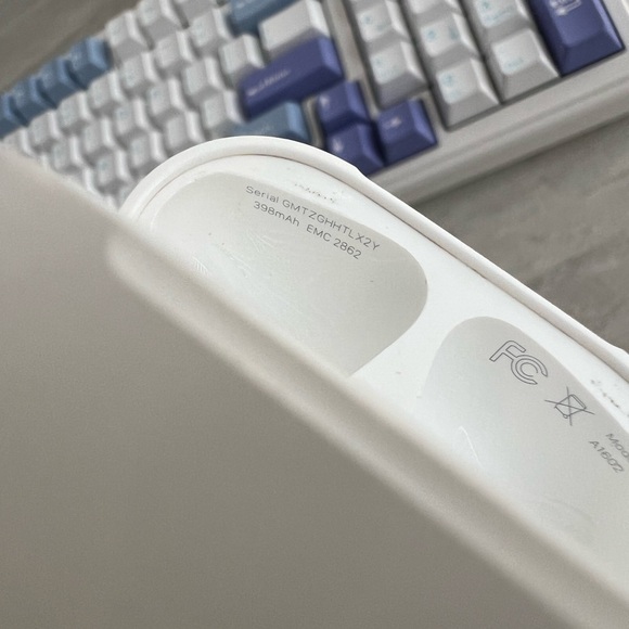 AirPods Gen2 - Picture 5 of 5